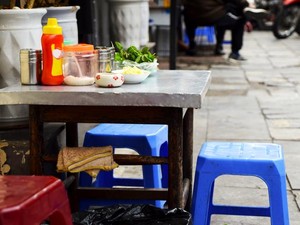 Haru! Pemilik Warung Diam-diam Beri Makan Bocah Selama 2 Tahun