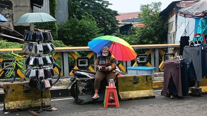 Penukaran Uang Pinggir Jalan