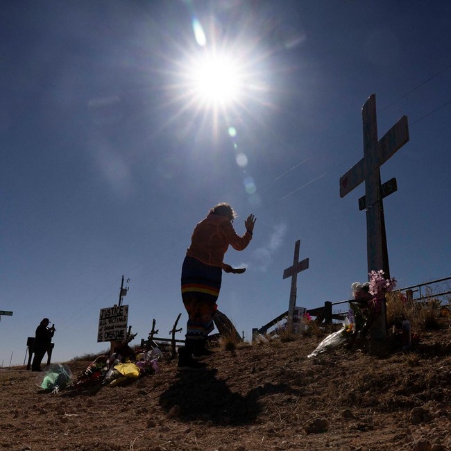 Peringati Hari Perempuan, Aksi Tuntut Keadilan Digelar di Bekas Properti Epstein