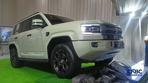 Profil Denza B5 dalam acara BYD Ramadhan Sportainment di Jakarta, Senin (9/3/2026). (CNBC Indonesia/Ferry Sandi)