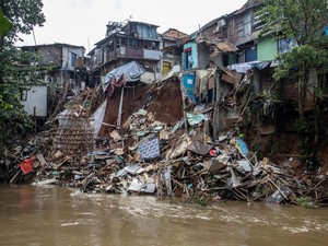 Rumah di Tebet yang Amblas gegara Longsor Sudah Miring dan Kosong Lama