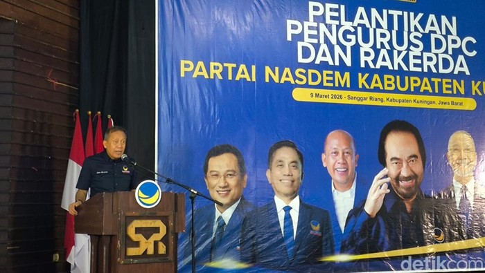 Saat Mustofa pelantikan pengurus Dewan Pimpinan Cabang (DPC)  Kuningan