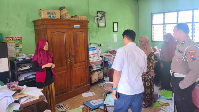 Satpam bobol sekolah di Gresik