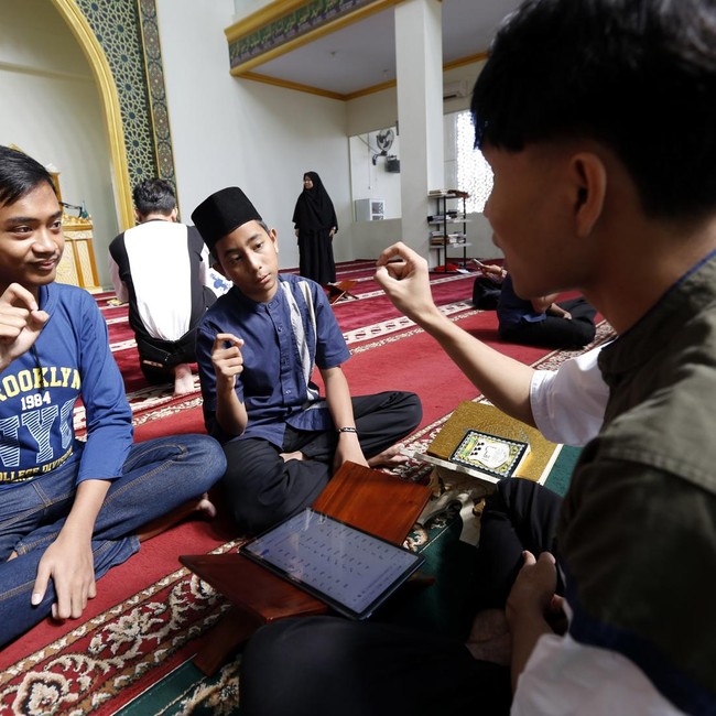 Sekolah Ramadan Bantu Peserta Tuli Belajar Al-Quran
