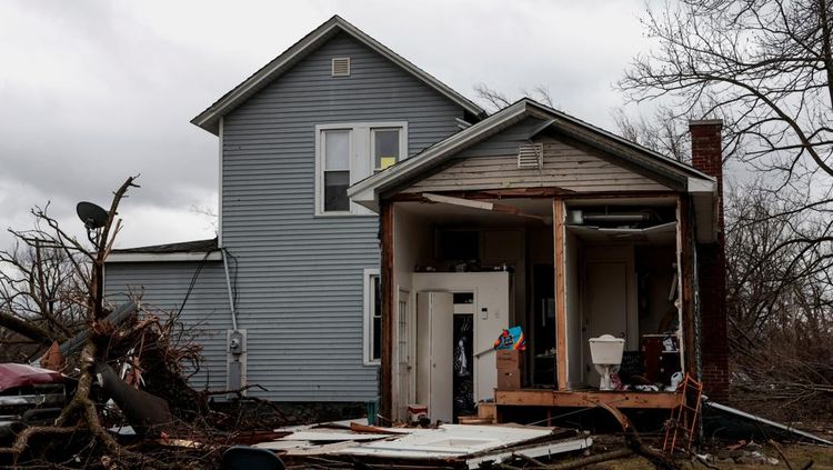 Kerusakan Terjadi Usai Badai dan Peringatan Tornado di Michigan