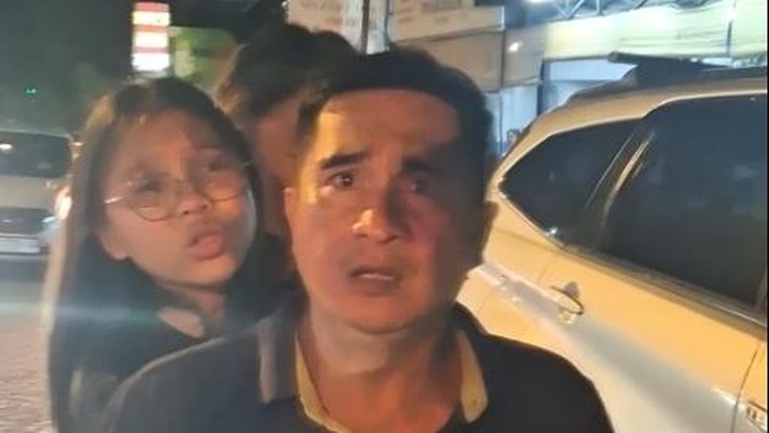 Viral pemotor bonceng 3 tanpa helm ngeyel saat ditegur polisi di Manado.