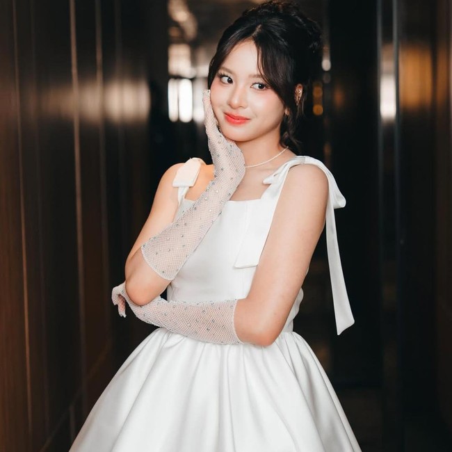 Penampilan Zee Asadel Bak Balerina