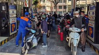 Kebijakan tersebut diambil menyusul meningkatnya ketegangan konflik antara Amerika Serikat dan Israel dengan Iran yang berdampak pada pasar energi global. Vietnam yang bergantung pada impor minyak dari Timur Tengah ikut terdampak gangguan pasokan dan lonjakan harga energi. REUTERS/Khanh Vu  