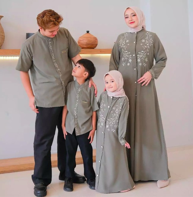 Baju Lebaran Couple Keluarga