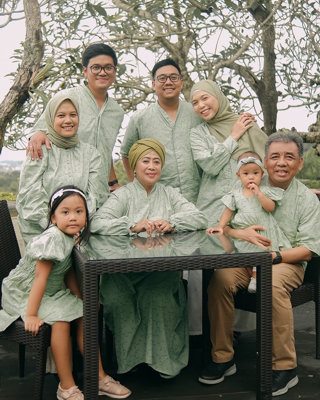 Baju Lebaran Couple Keluarga
