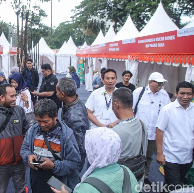Berburu Jajanan Untuk Berbuka Puasa di Bazar Prime Balai Kota