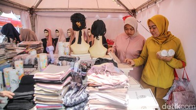 Berburu Pakaian Lebaran di Bazar Prime Balai Kota DKI