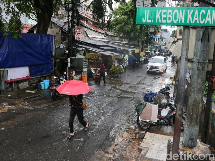 Cling! Jalanan Belakang GI Kini Steril dari PKL-Parkir Liar