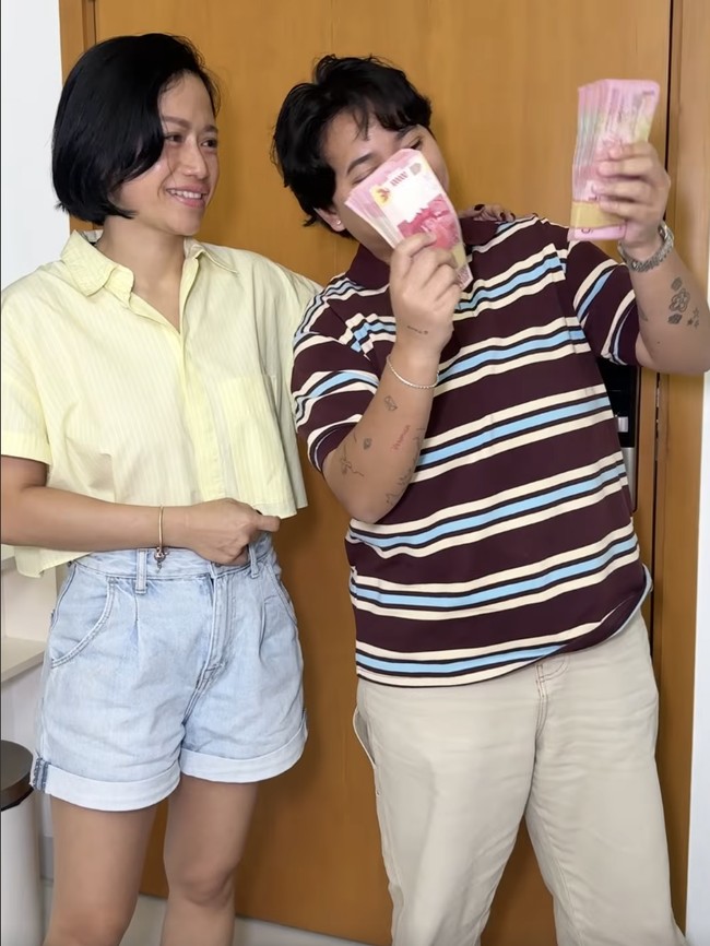 Masyaallah! Farida Nurhan Bagi Gepokan Rp 15 Juta Buat THR Setiap Karyawan