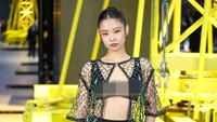 Foto: Gebrakan Jennie BLACKPINK Ekspos Bralette di Fashion Show Chanel