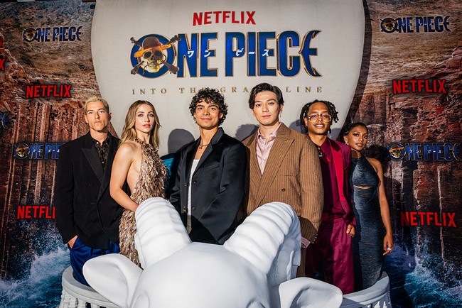 Full team, para pemain inti One Piece season 2 tampil total di pemutaran perdana yang digelar beberapa pekan lalu di Los Angeles, California, AS. Foto: Getty Images