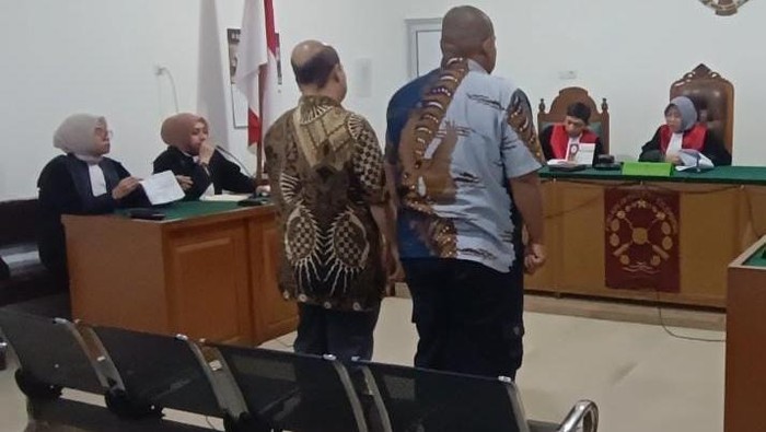 Kedua terdakwa pengurus inti PMI OKU Timur jalani sidang vonis