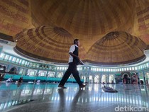 Melihat Masjid dengan Kubah Terbesar Tanpa Tiang di Tangerang
