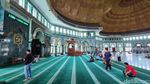 Melihat Masjid dengan Kubah Terbesar Tanpa Tiang di Tangerang