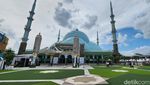 Melihat Masjid dengan Kubah Terbesar Tanpa Tiang di Tangerang