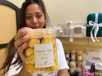Laris Manis Usaha Kue Kering Lebaran di Malang
