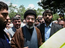 Mojtaba Khamenei Dikabarkan Diterbangkan ke Rusia untuk Operasi