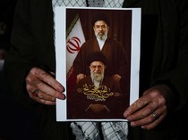 Iran Siapkan Pemakaman Megah untuk Ayatollah Khamenei