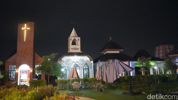Ngabuburit di Taman Bhinneka Surabaya Ngabuburit di Taman Bhinneka Surabaya