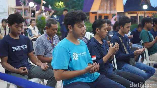 Ngabuburit di Taman Bhinneka Surabaya Ngabuburit di Taman Bhinneka Surabaya