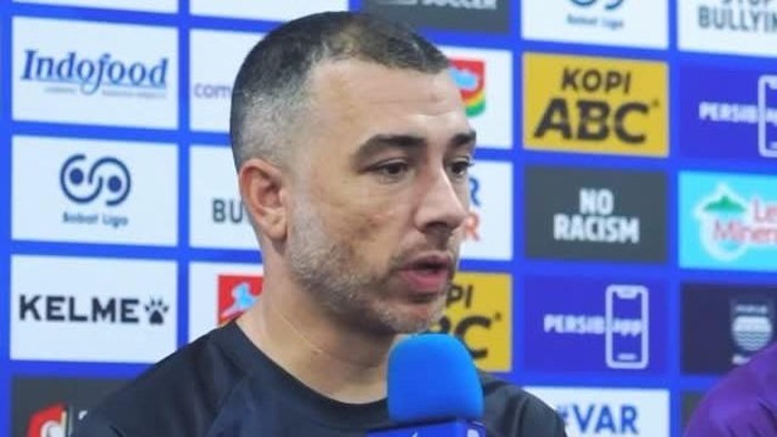 Pelatih Persik, Marcos Reina