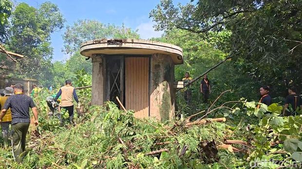 Penampakan Keraton Kulon Solo yang tak terawat dan ditumbuhi semak belukar, Selasa (10/3/2026). Penampakan Keraton Kulon Solo yang tak terawat dan ditumbuhi semak belukar, Selasa (10/3/2026).