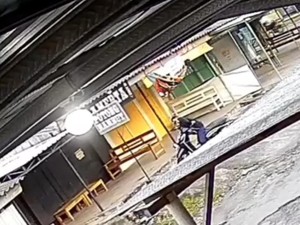 Aksi Curanmor Siang Bolong di Blitar Terekam CCTV, Polisi Buru Pelaku