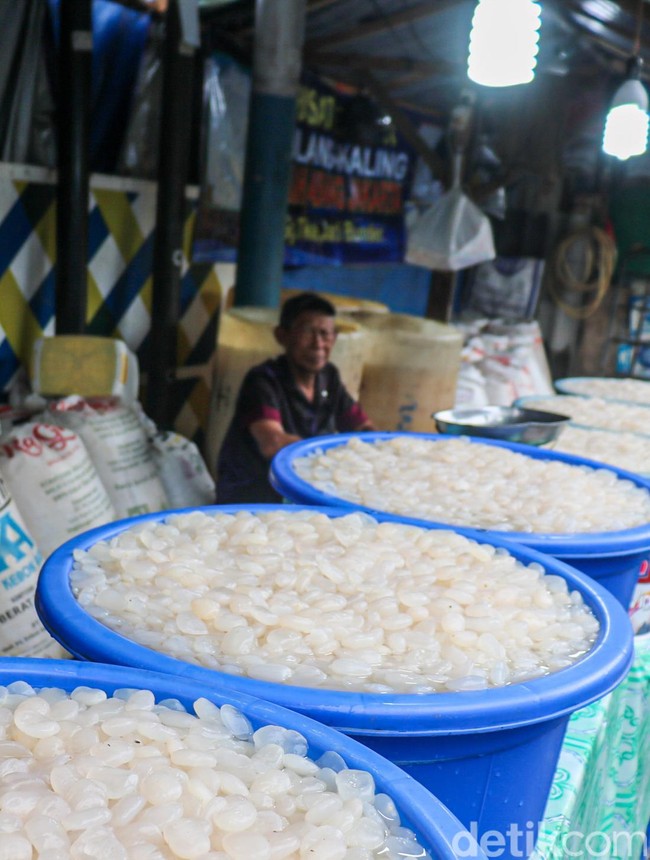 Penjualan Kolang-kaling di Pasar Tanah Abang Lesu Saat Ramadan