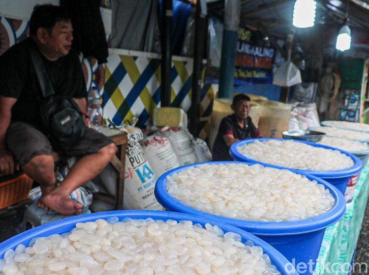 Penjualan Kolang-kaling di Pasar Tanah Abang Lesu Saat Ramadan