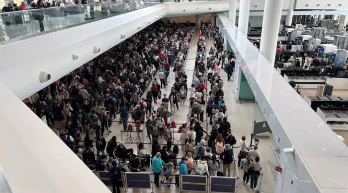 Penundaan massal di bandara-bandara AS