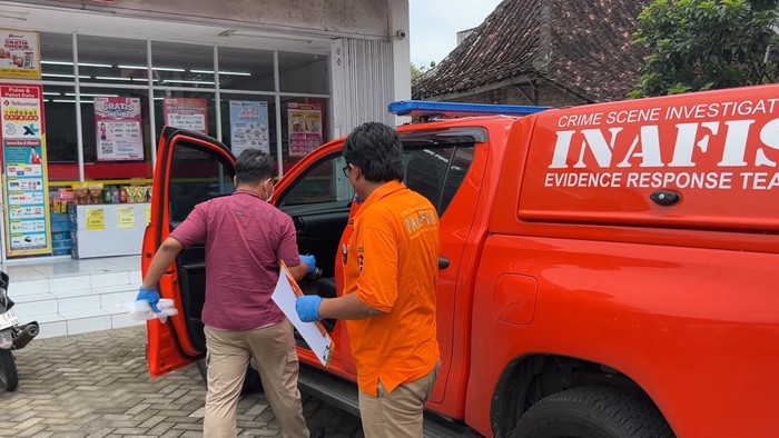 Polisi melakukan penyelidikan kasus pembobolan 6 minimarket di Tulungagung dan Trenggalek oleh oknum TNI.