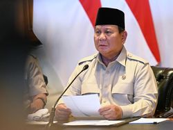 Prabowo Kumpulkan Menteri di Hambalang, Bahas Pasokan Pangan & Energi