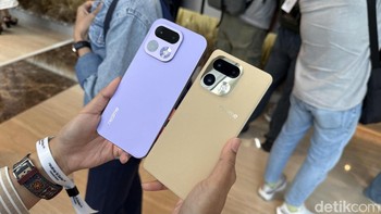 Beralih ke saudaranya Realme 16 Pro 5G yang desainnya sekilas mirip, tapi dengan bingkai flat. Foto: Virgina Maulita Putri/detikINET