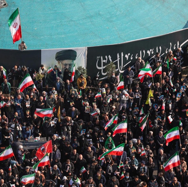 Ribuan Warga Teheran Berkumpul Dukung Pemimpin Baru Iran