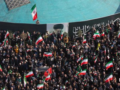 Ribuan Warga Teheran Berkumpul Dukung Pemimpin Baru Iran