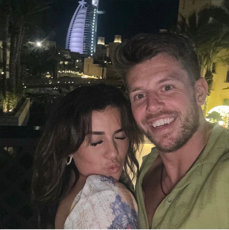 Selebgram Lily Mann terjebak di Dubai.