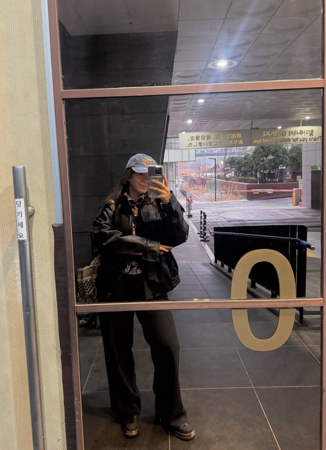 Shalom Razade kembali membagikan perjalanan operasi plastiknya di Korea. Kali ini ia mengunggah foto-foto di hari berlangsungnya operasi. Foto: Instagram/@sharazaaa