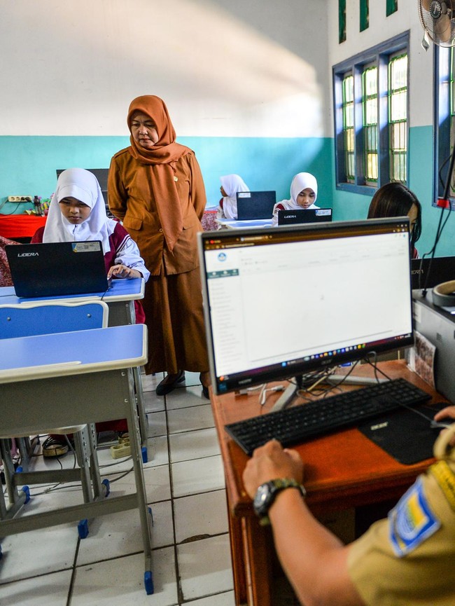 Siswa SD di Bandung Jalani Gladi Bersih Tes Kemampuan Akademik