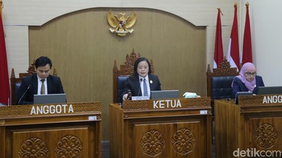 Tok! Salinan Ijazah dan Transkrip Jokowi Terbuka untuk Publik
