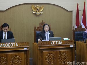 Tok! Salinan Ijazah dan Transkrip Jokowi Terbuka untuk Publik