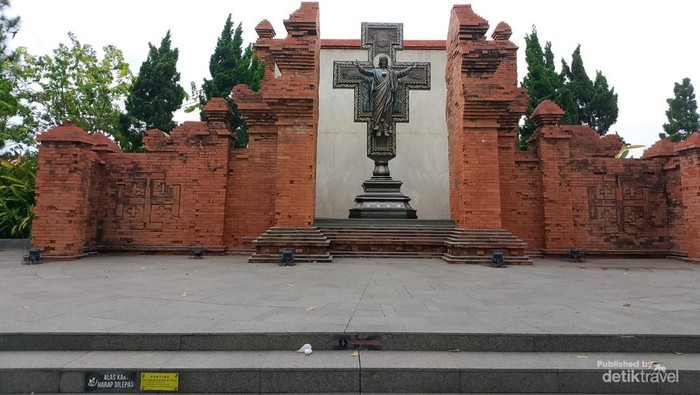 Jelang Paskah, Sejenak Merasakan Keheningan Taman Doa di Cirebon