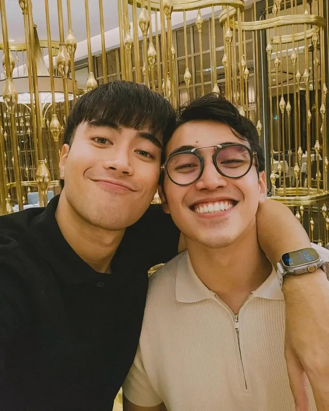 Salah satu adiknya, Vadie Akbar juga mengikuti jejak Vidi dengan berkarier sebagai seorang penyanyi. Foto: Instagram/@vidialdiano