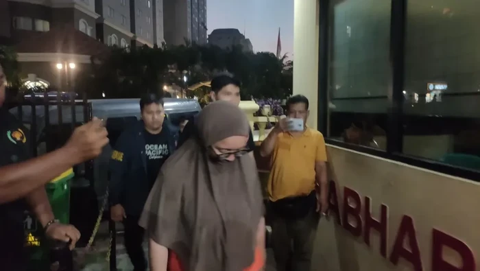 Wanita di Jakbar Curi Rp 300 Juta dari Sahabat, Bongkar Kisah Pinjol yang Membekapkannya