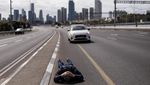 Warga Israel Tiarap Tiap Saat Sirene Berbunyi