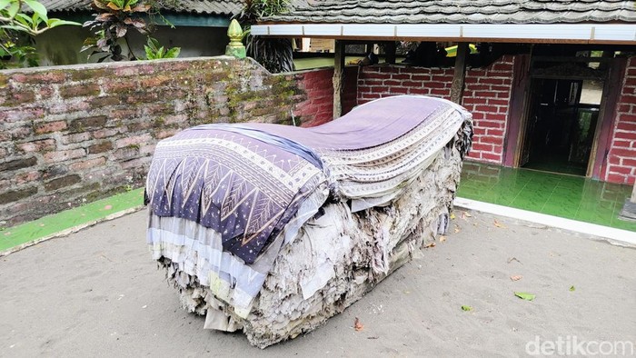 Penampakan makam Mbah Lancing di Desa/Kecamatan Mirit, Kebumen, Selasa (10/3/2026).